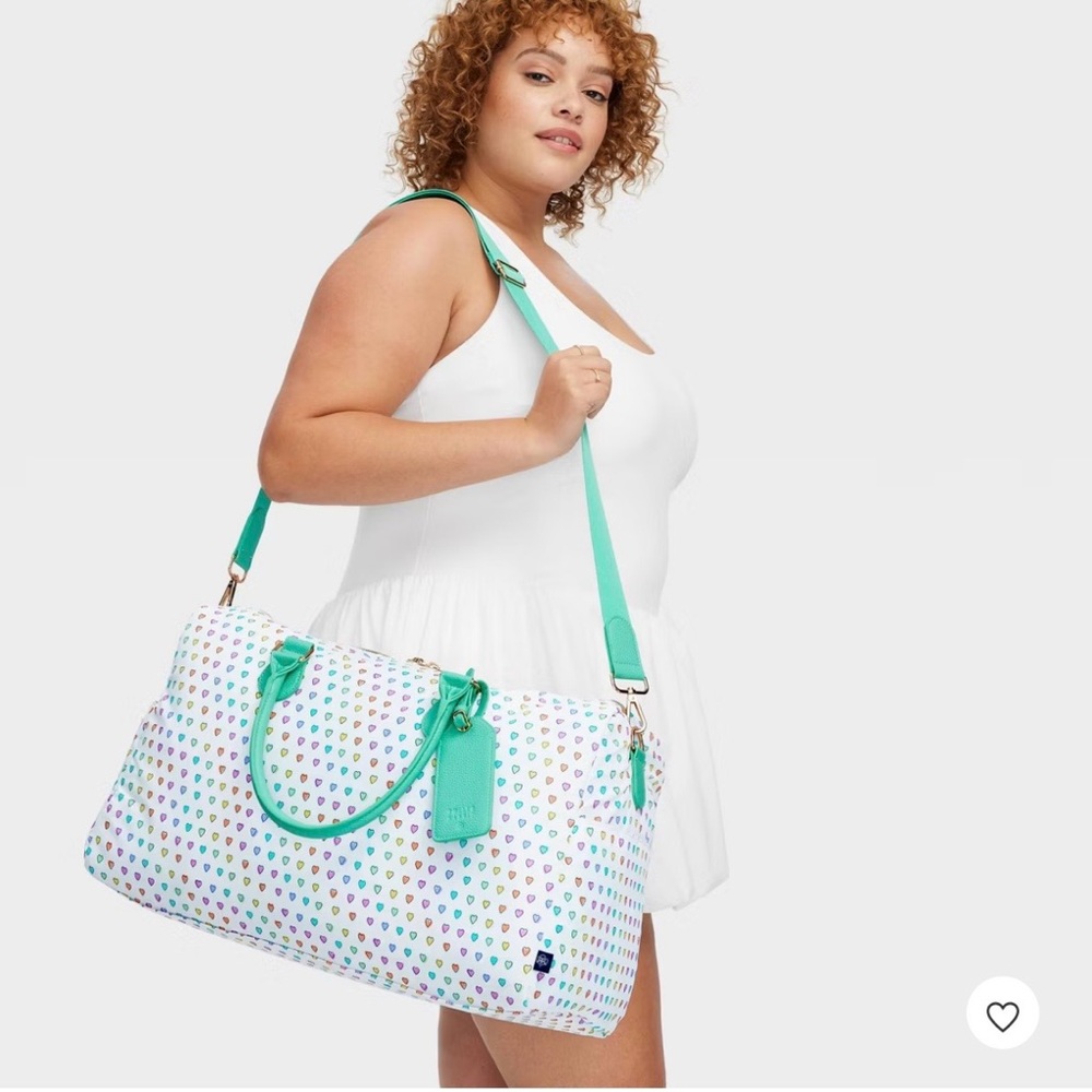 Weekender Travel Bag in Mint & Multi Heart Print